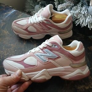 New Balance 9060 Streetwear/Lifestyle Shoes Size 5 Youth/6.5 Women